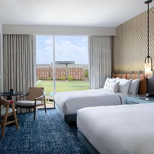 Queen Room Two Queen Beds Urban View